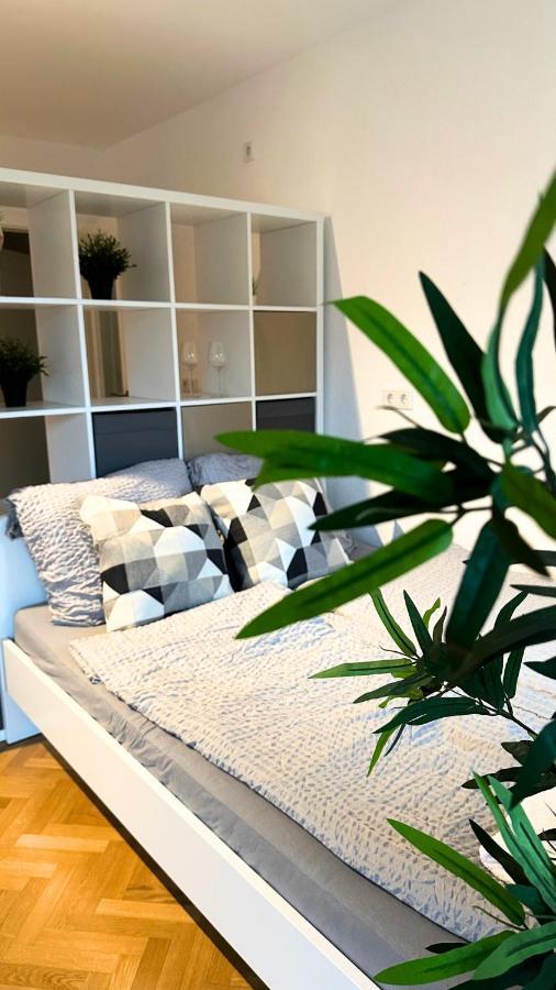 Cozy Apartment With Kitchen + Balcony New! Essen Kültér fotó